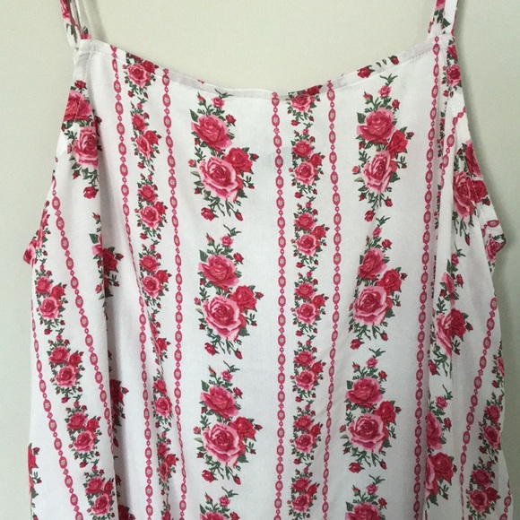 Floral tank - Picture 2 of 3